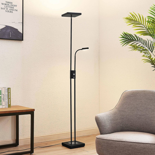 Lindby Seppa LED-golvlampa, kantig, svart