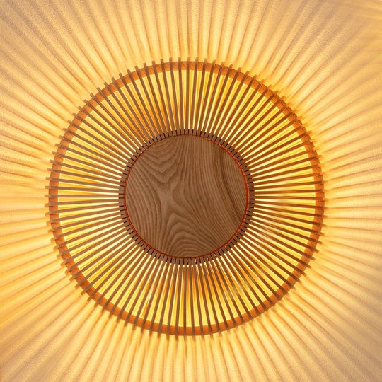 UMAGE Clava up vägglampa Ø 49 cm trä ljust