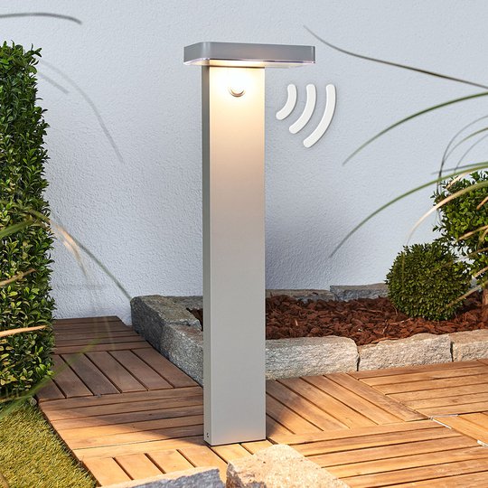 LED-sockellampa Maik med sensor, solardriven