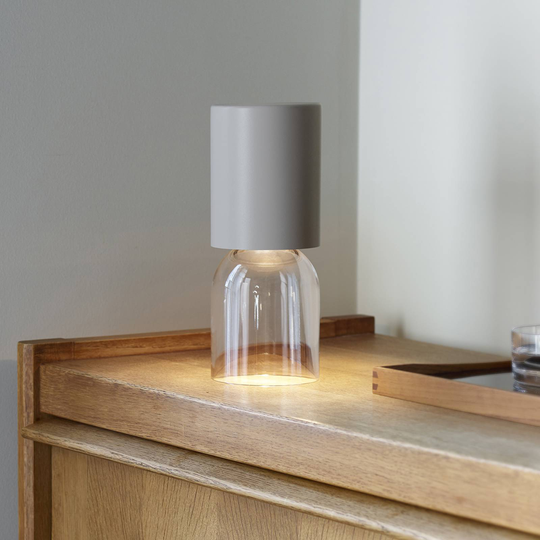 Luceplan Nui Mini bordslampa batteri IP54, sand