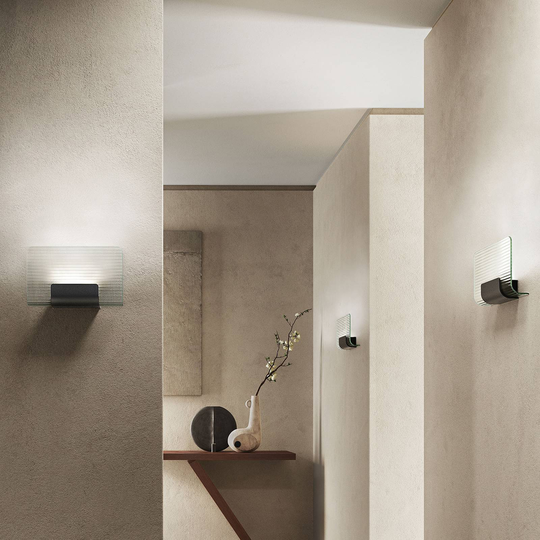 Kundalini Nami LED-vägglampa, svart