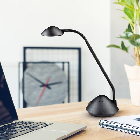 LED-bordslampa MAULarc med flexarm svart