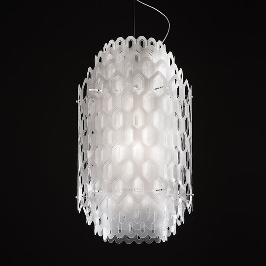 Vit designertaklampa Chantal i flera skikt
