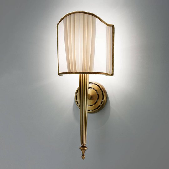 Vägglampa Belle Epoque i antikmässing