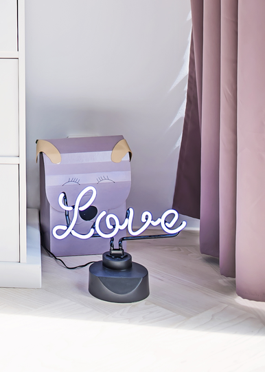 LOVE - NEON