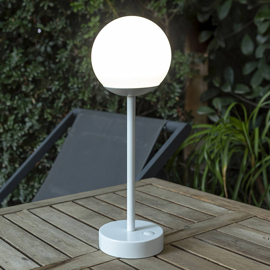 Newgarden Norai Slim LED-bordslampa, vit