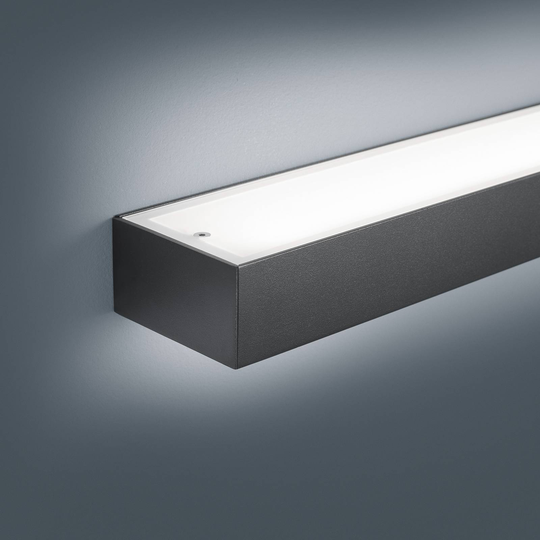 Helestra Theia LED-vägglampa, matt svart 60 cm