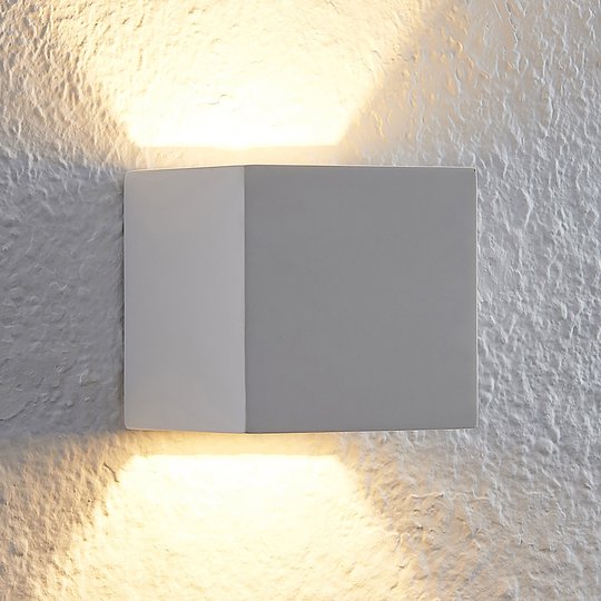 Lindby Quaso LED-vägglampa av vitt gips