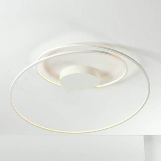Iögonfallande LED-taklampa At