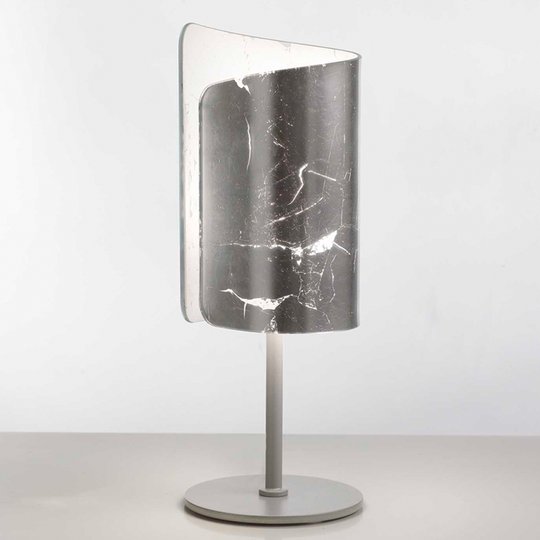 Silverfärgad, vacker bordslampa Papiro