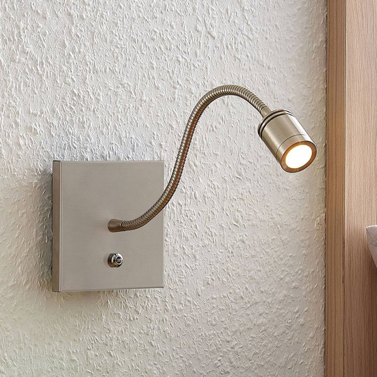 Lindby Legera LED-väggläslampa med flexarm