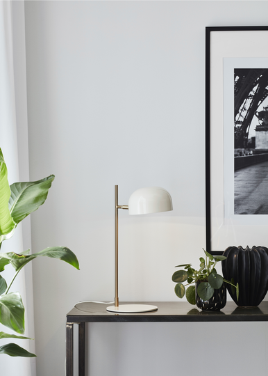 POSE - WHITE/BRASS