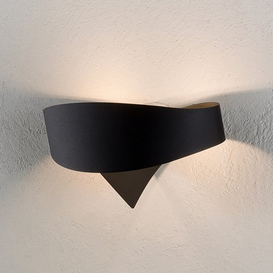 Svart designervägglampa Scudo