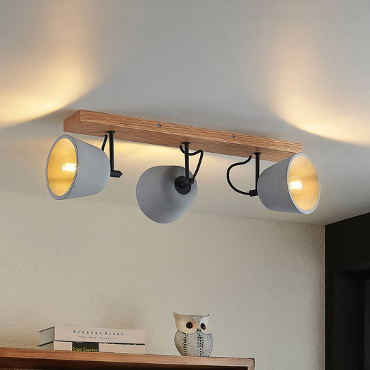 Lucande Otavis vägglampa av betong, 3 lampor