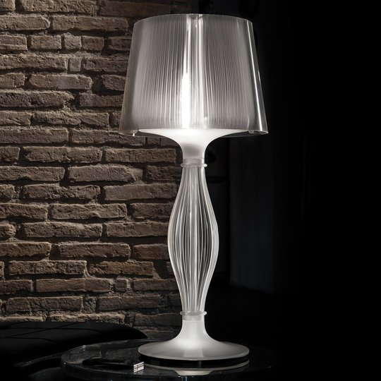 Slamp Liza - designerbordslampa, tennfärgad