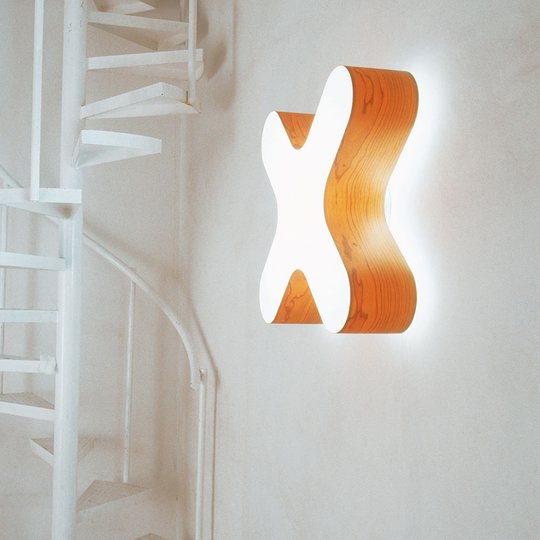 LZF X-Club LED-vägglampa 0-10 V dim körsbärsträd