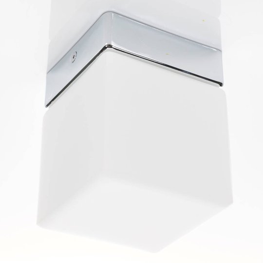 Helestra Keto LED-badrumstaklampa, kub