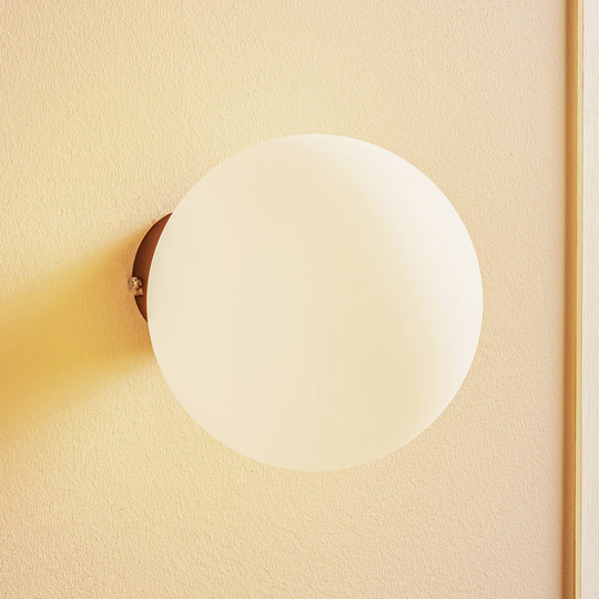 Vägglampa Ball, väggfäste svart