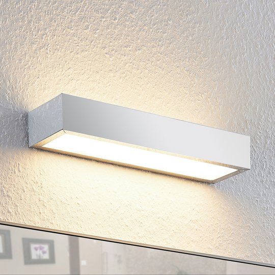 Lindby Layan LED-badrumsvägglampa, krom, 30 cm