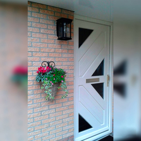 Utomhusvägglampa Carlton med glasskärm