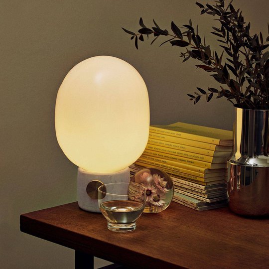 Menu JWDA bordslampa med marmorfot
