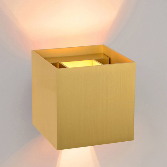 LED-vägglampa Xio, kantig, guld