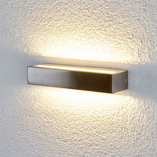 Attraktiv LED-vägglampa Jagoda för utomhusbruk