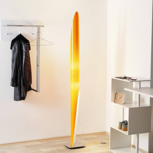 Konstnärlig golvlampa Shakti orange