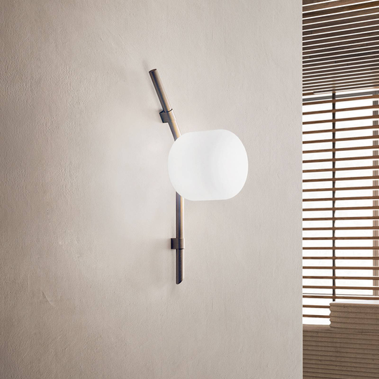 Kundalini Floed vägglampa