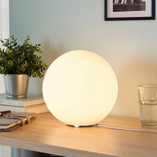 Klotformad glasbordslampa Marike, vit