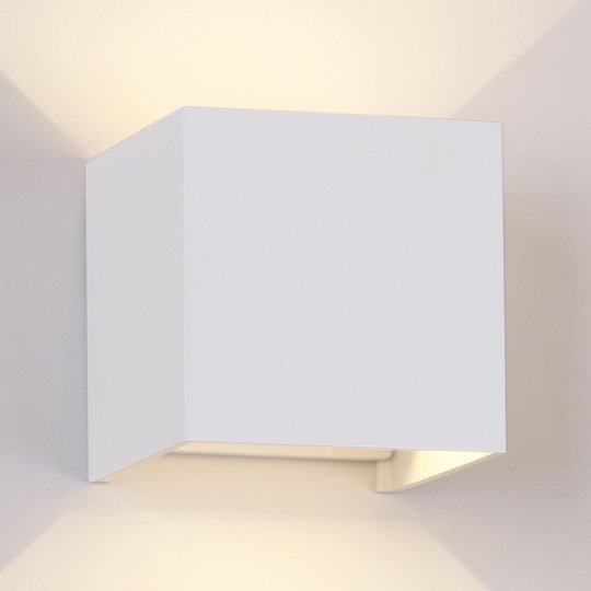LED-utomhusvägglampa Davos kantig, vit