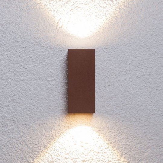 Ljusstark LED-utomhusvägglampa Tavi rostbrun