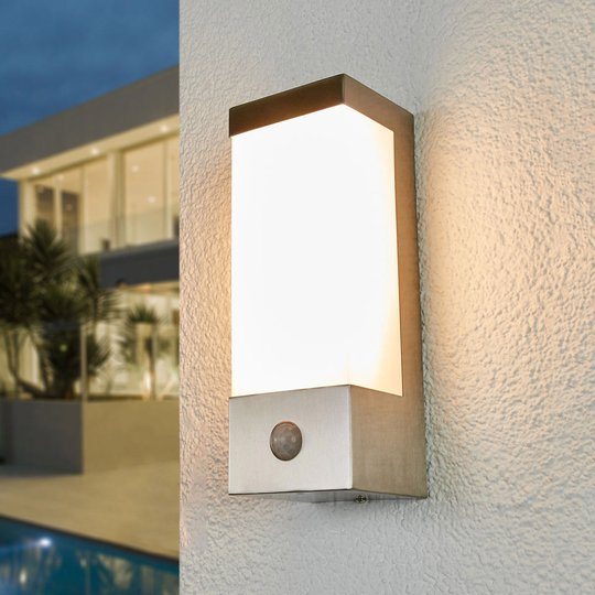 LED-utomhusvägglampa Severina med sensor