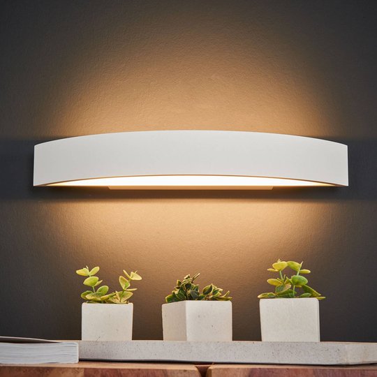 Helestra Yona LED-vägglampa, vit, 37,5 cm