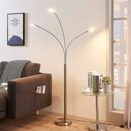 LED-golvlampa Anea med 3 ljuskällor