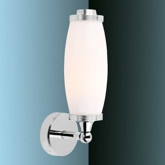 Vacker spegellampa ELIOT BATH 1
