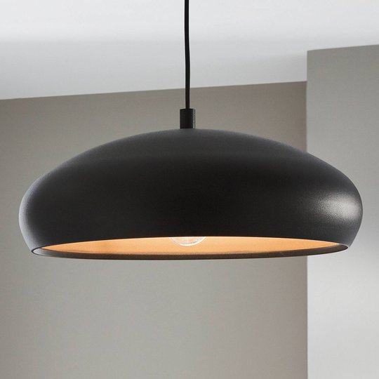 Mogano - moderiktig taklampa med svart finish