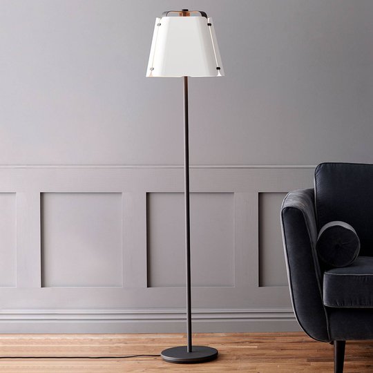 Golvlampa Fold med metallskärm