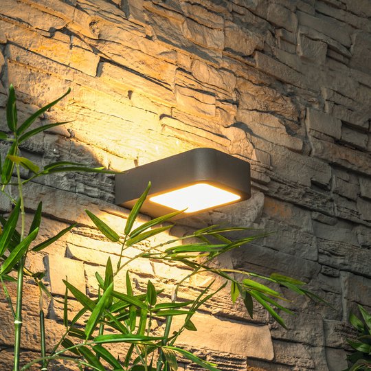 Modern LED-vägglampa Juna för utomhusbruk