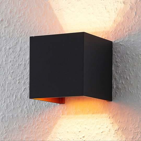 Kantig LED vägglampa m G9-lampa, svart-guld