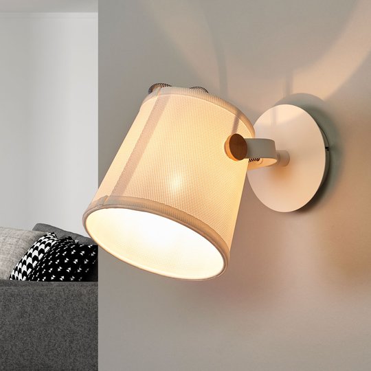 Vägglampa Nordica med textilskärm
