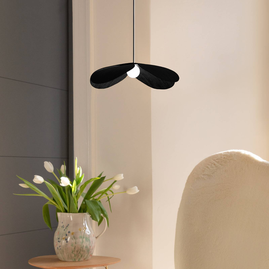 UMAGE Forget Me Not medium pendel 1 lampa ek svart
