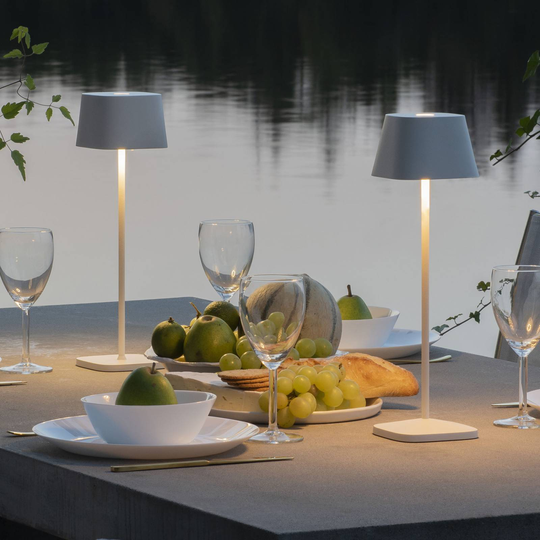 LED-bordslampa Capri för utomhusbruk, vit