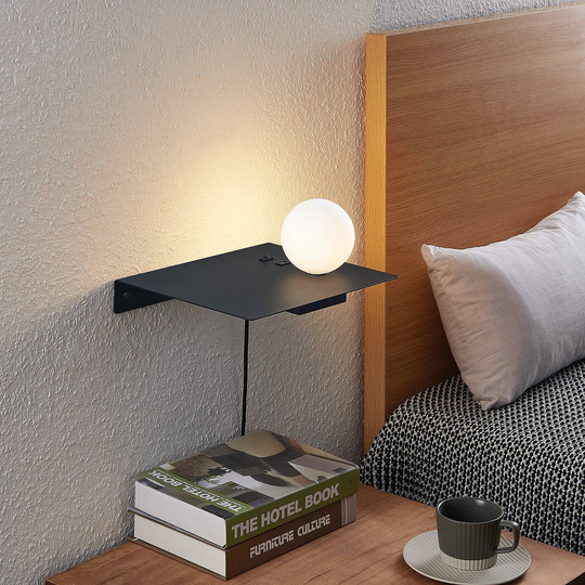 Lindby Pumari vägglampa, ljuskula till höger