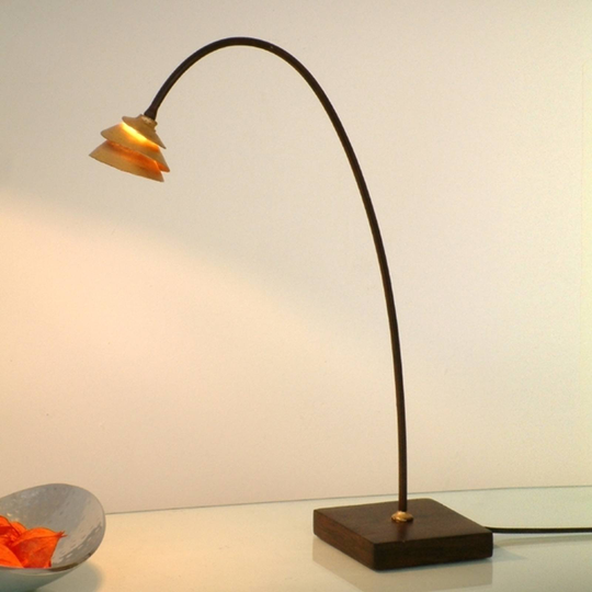 Elegant bordslampa SNAIL i järn - brun-guld