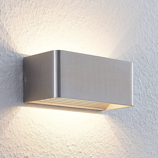 Elegant LED-vägglampa Lonisa, satinerat nickel