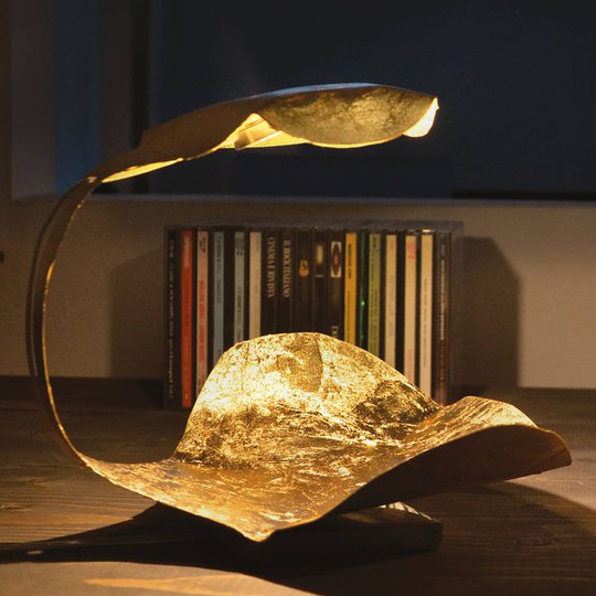 Gyllene designer-LED-bordslampa Gi.Gi