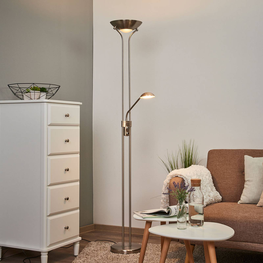 LED-driven uplight Josefin med läslampa
