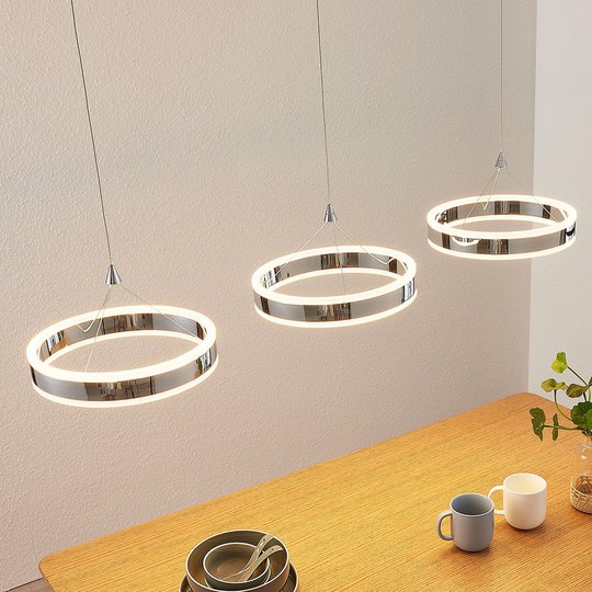 LED-pendellampa Lyani, 3 ringar invid varandra