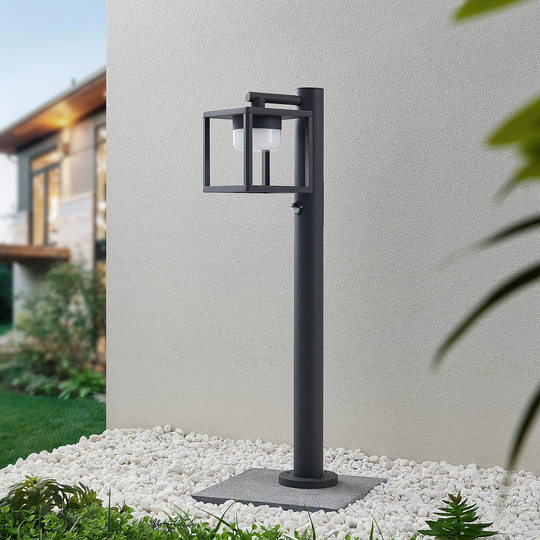 Lucande Timio gånglampa, 80 cm, med sensor